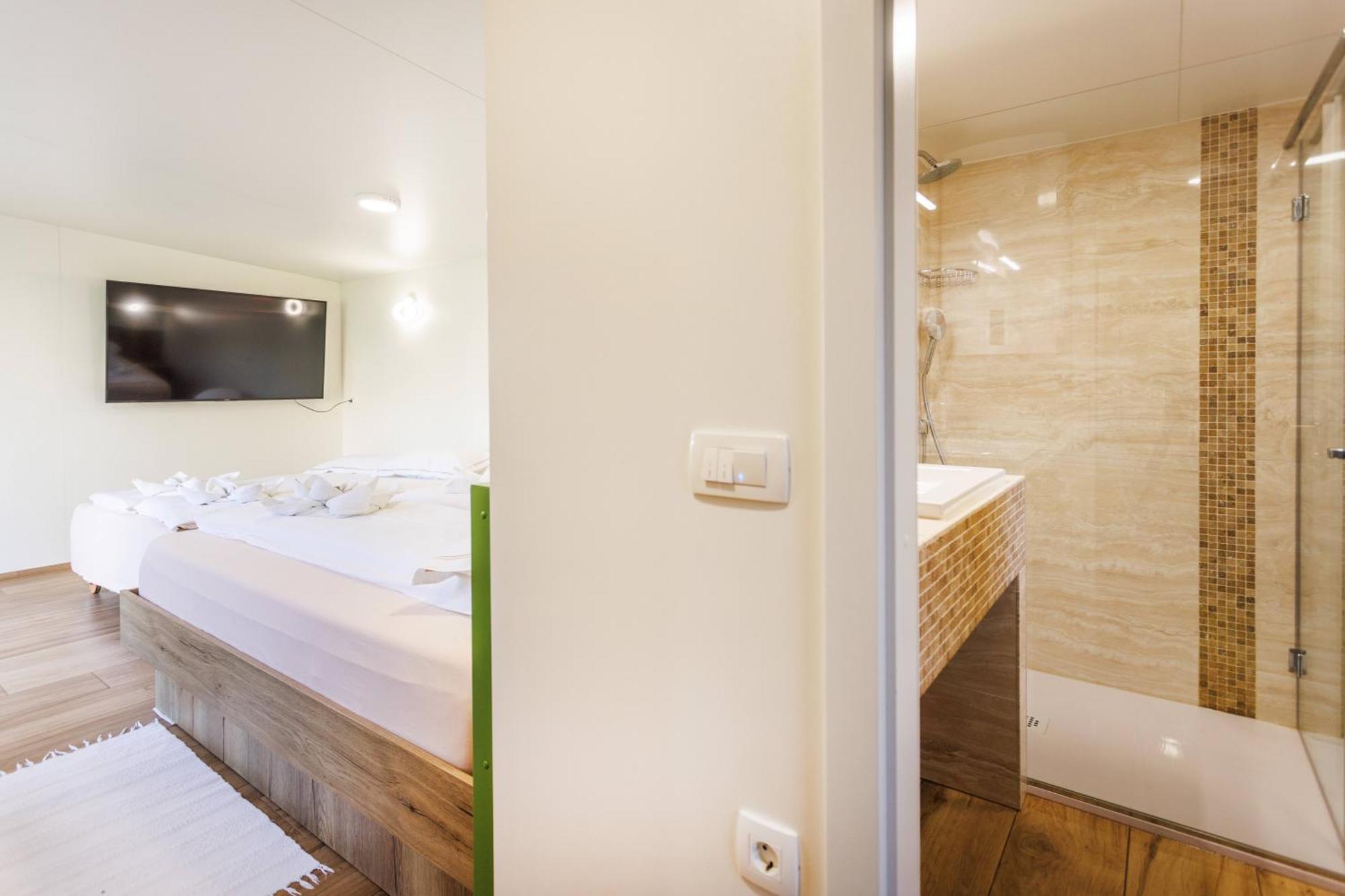 Mobile House Vegov Hram Hotel Dol pri Ljubljani Exterior photo